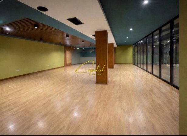 Tirane, jepet me qera ambjent biznesi Kati 3, 934 m² 11.000 € (SAUK)
