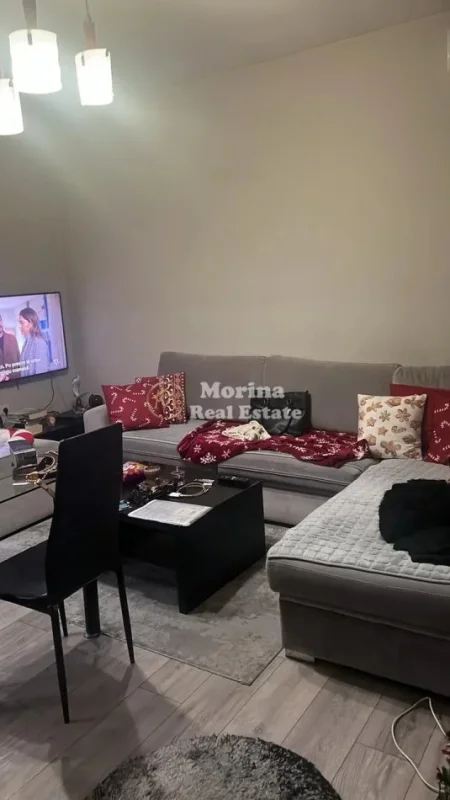 Tirane, jepet me qera apartament 1+1 Kati 4, 70 m² 500 € (Casa Italia)