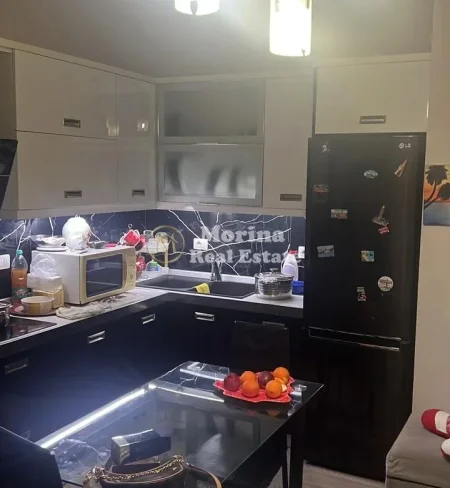 Tirane, jepet me qera apartament 1+1 Kati 4, 70 m² 500 € (Casa Italia)