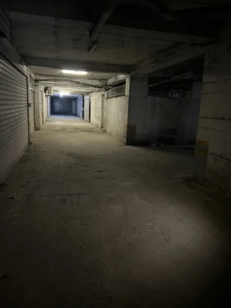 Tirane, shitet garazh | post parkimi Kati -1, 42 m² 35.000 € (Kompleksi Parallel Living , Don Bosko)