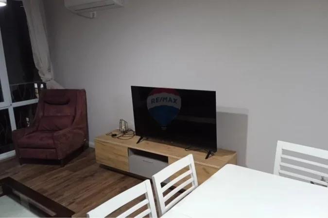 Tirane, jepet me qera apartament 2+1+Aneks+Ballkon Kati 5, 92 m² 800 € (Selvia)