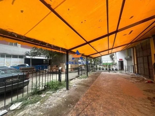 Tirane, jepet me qera ambjent biznesi Kati 0, 130 m² 1.100 € 