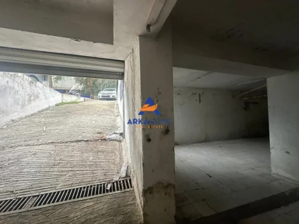 Tirane, jepet me qera ambjent biznesi Kati 0, 130 m² 1.100 € 