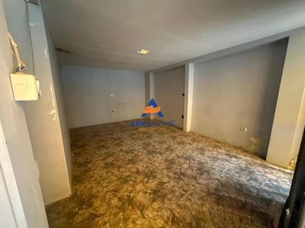 Tirane, jepet me qera ambjent biznesi Kati 0, 130 m² 1.100 € 