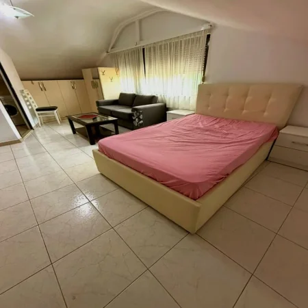 Tirane, jepet me qera garsonier 1+1 Kati 3, 40 m² 400 € (Air Albania)