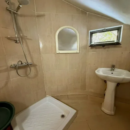 Tirane, jepet me qera garsonier 1+1 Kati 3, 40 m² 400 € (Air Albania)