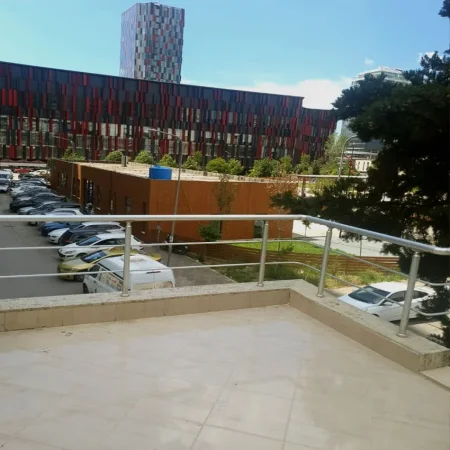 Tirane, jepet me qera garsonier 1+1 Kati 3, 40 m² 400 € (Air Albania)