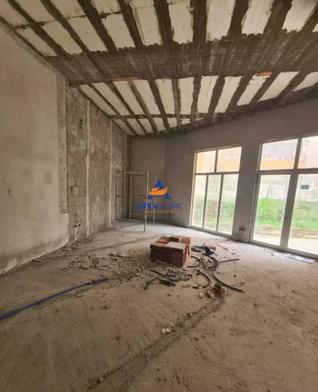 Tirane, shitet ambjent biznesi Kati 0, 120 m² 270.000 € 