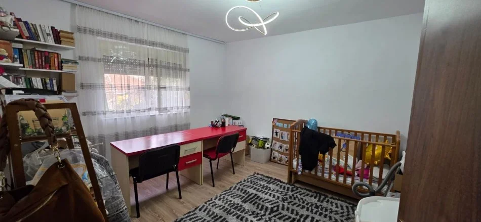 Tirane, shitet apartament 4+1 Kati 4, 120 m² 180.000 € (Ali Demi)
