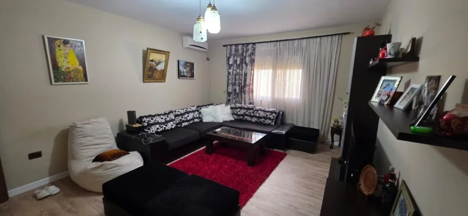 Tirane, shitet apartament 4+1 Kati 4, 120 m² 180.000 € (Ali Demi)