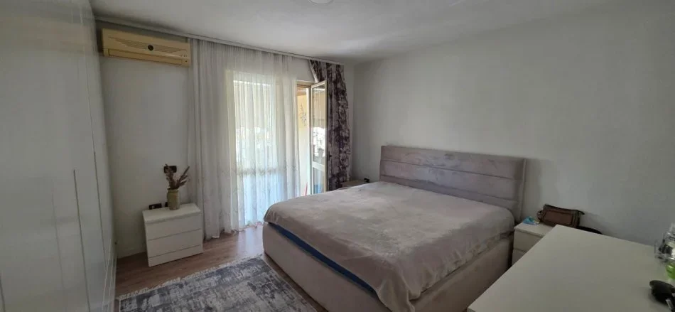 Tirane, shitet apartament 4+1 Kati 4, 120 m² 180.000 € (Ali Demi)