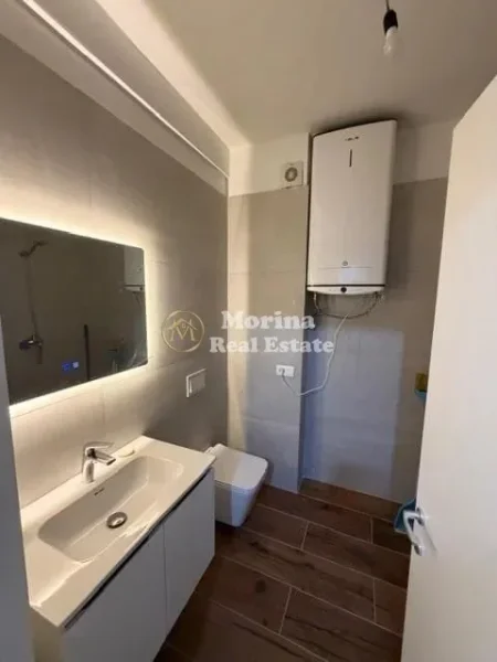 Tirane, jepet me qera apartament 1+1 Kati 8, 65 m² 400 € (Univers City)