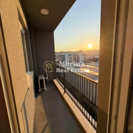 Tirane, jepet me qera apartament 1+1 Kati 8, 65 m² 400 € (Univers City)