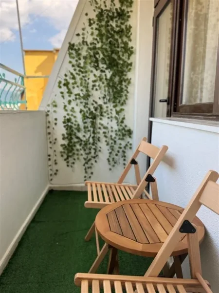 Tirane, jepet me qera apartament 2+1 Kati 8, 72 m² 1.100 € (ISH FUSHA E AVIACIONIT)