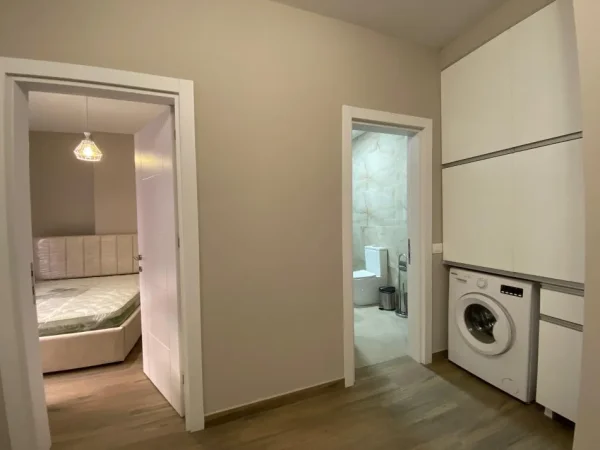 Tirane, jepet me qera apartament 1+1 Kati 2, 66 m² 450 € (UNAZA E RE)