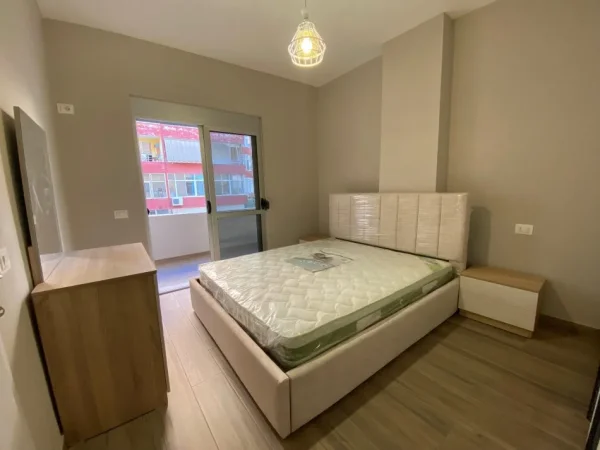 Tirane, jepet me qera apartament 1+1 Kati 2, 66 m² 450 € (UNAZA E RE)