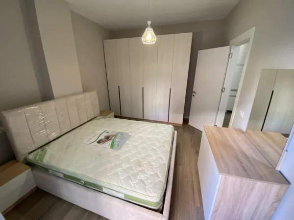 Tirane, jepet me qera apartament 1+1 Kati 2, 66 m² 450 € (UNAZA E RE)