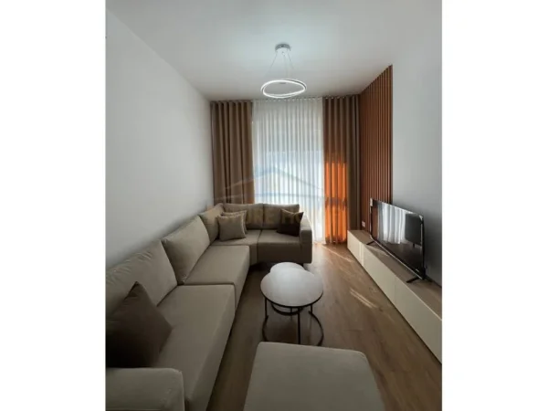 Tirane, jepet me qera apartament 1+1 Kati 2, 54 m² 400 € (fresk)