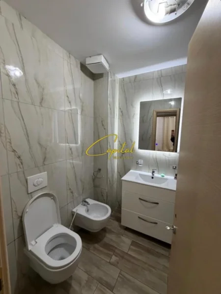 Tirane, jepet me qera apartament 2+1 Kati 2, 90 m² 700 € (KOPSHTI ZOOLOGJIK)