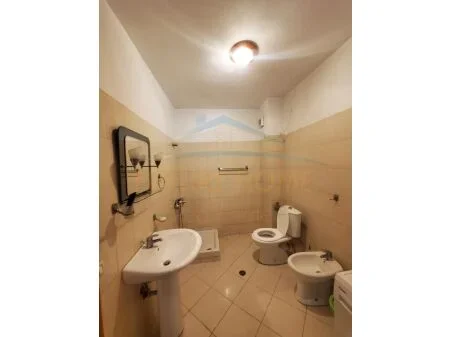 Tirane, jepet me qera apartament 2+1 Kati 2, 70 m² 550 € (Don Bosko)
