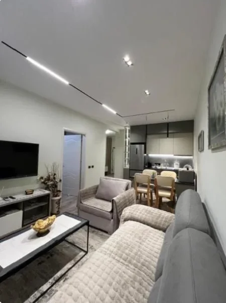 Tirane, jepet me qera apartament 1+1 , 67 m² 870 € (STACIONI TRENIT)