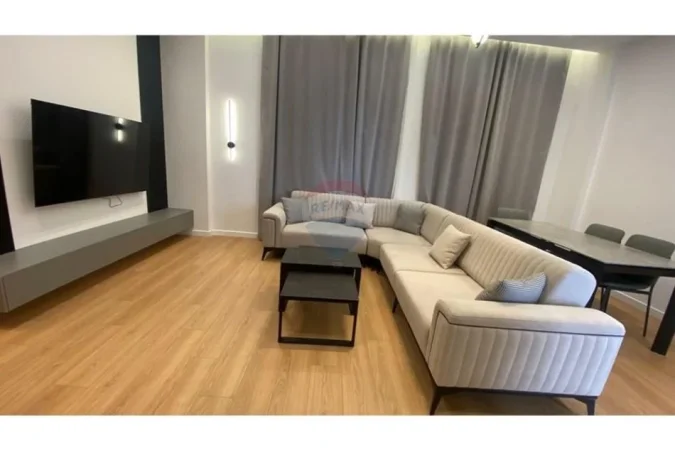 Tirane, jepet me qera apartament 1+1 Kati 1, 700 € 