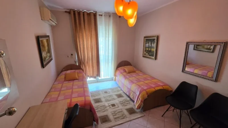 Tirane, jepet me qera apartament 2+1 Kati 3, 100 m² 500 € (Brryli)