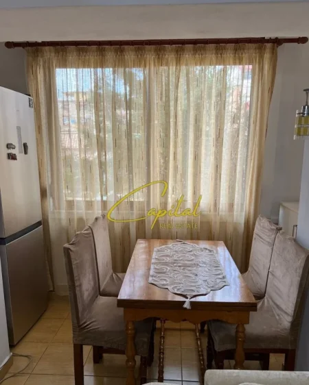 Tirane, jepet me qera apartament 1+1 Kati 2, 55 m² 400 € (OXHAKU)