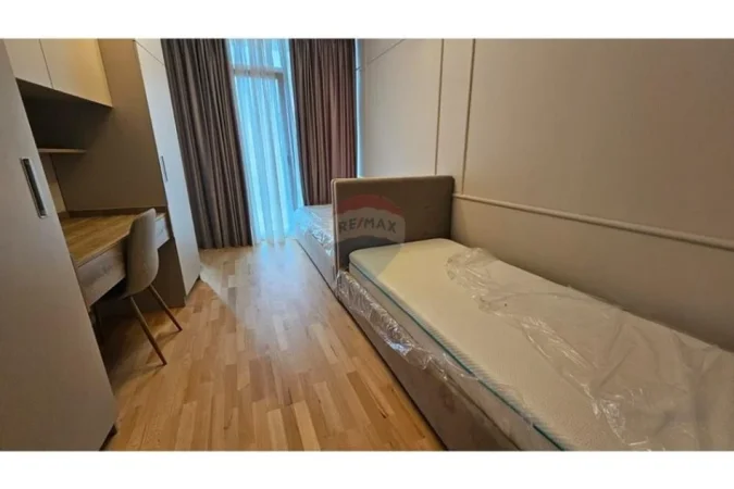Tirane, jepet me qera apartament 2+1+Ballkon , 1.800 € (Lake view)