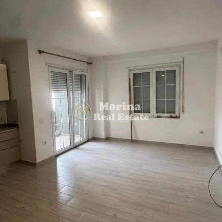 Tirane, jepet me qera apartament 1+1 Kati 4, 65 m² 400 € (5 Maji)