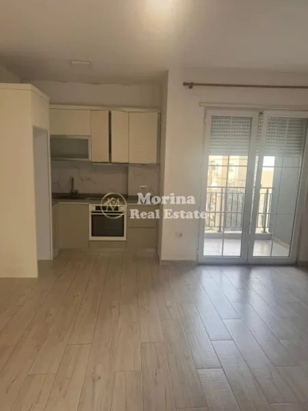 Tirane, jepet me qera apartament 1+1 Kati 4, 65 m² 400 € (5 Maji)