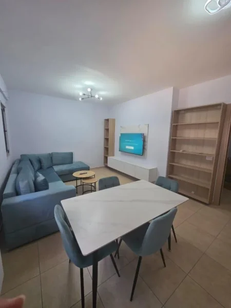 Tirane, jepet me qera apartament 1+1+Ballkon Kati 2, 70 m² 500 € (Tek Concord Center, 5 Maj ,Tiranë)
