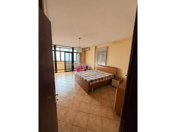 Tirane, jepet me qera apartament 2+1 Kati 10, 111 m² 700 € (Delijorgji)