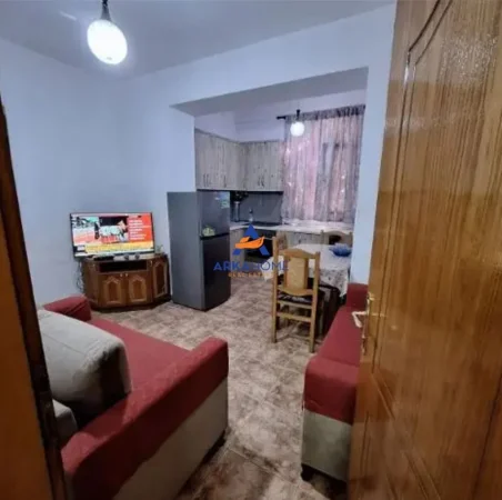 Tirane, jepet me qera apartament 1+1 Kati -1, 45 m² 364 € 