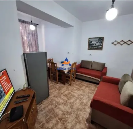 Tirane, jepet me qera apartament 1+1 Kati -1, 45 m² 364 € 