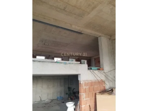 Tirane, jepet me qera ambjent biznesi Kati 1, 200 m² 1.000 € (Shkoze)