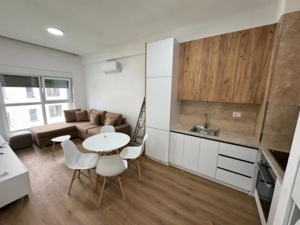Tirane, jepet me qera apartament 1+1 Kati 3, 58 m² 