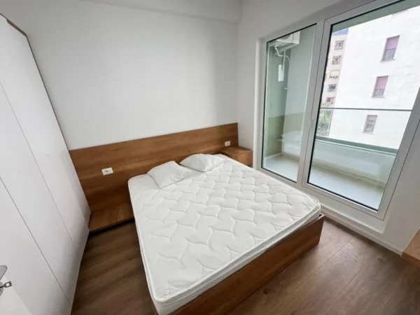 Tirane, jepet me qera apartament 1+1 Kati 3, 58 m² 