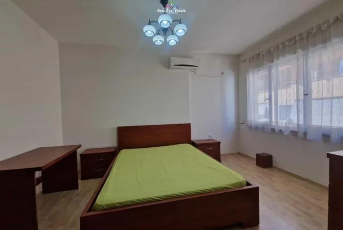 Tirane, jepet me qera apartament 2+1+Ballkon Kati 4, 142 m² 750 € (liqeni)