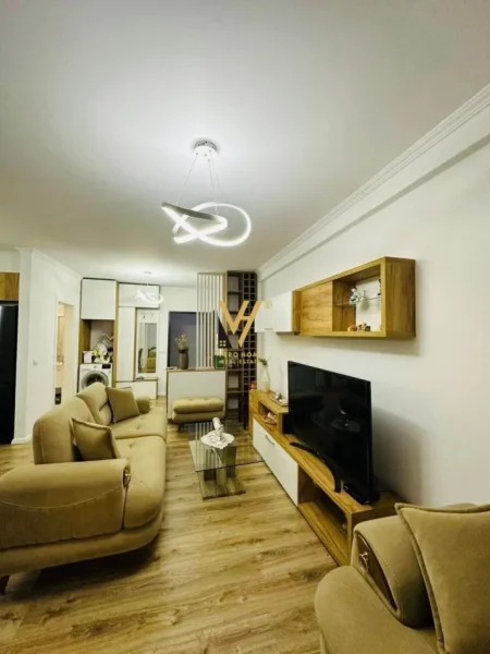 Tirane, jepet me qera apartament 1+1+Ballkon Kati 5, 60 m² 520 € (YZBERISHT)