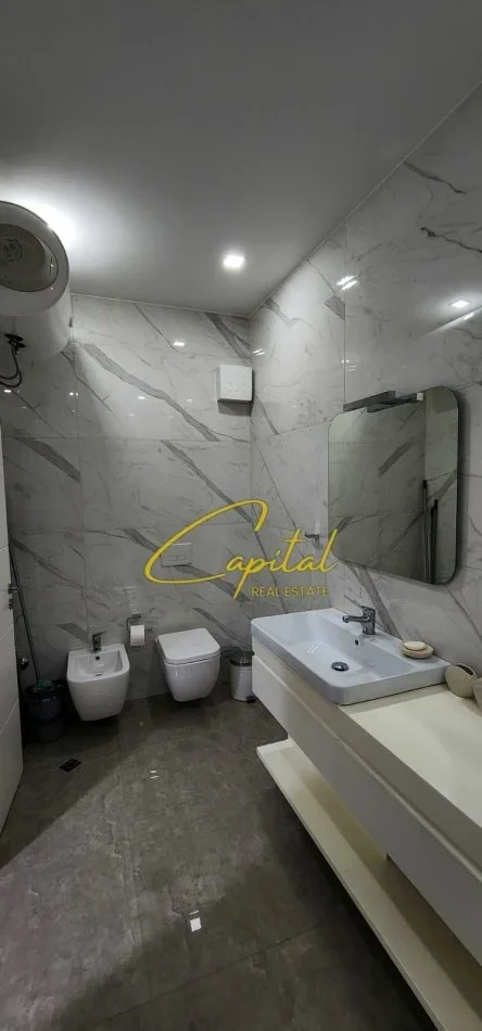 Tirane, jepet me qera apartament 1+1 Kati 3, 78 m² 850 € (MYSLYM SHYRI)