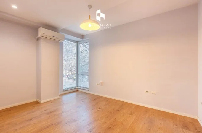 Zyre Absolute - Open Space (Vesa Center) Rruge Kryesore, BLLOK (160 m2) Parket Zvicerian