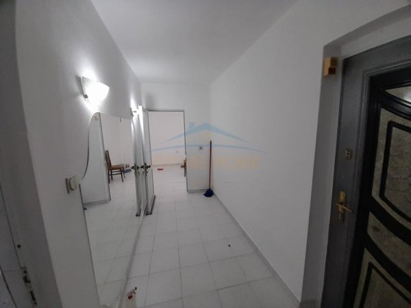 Tirane, jepet me qera apartament 1+1 Kati 5, 56 m² 500 € (BULEVARDI ZOGU I PAR)