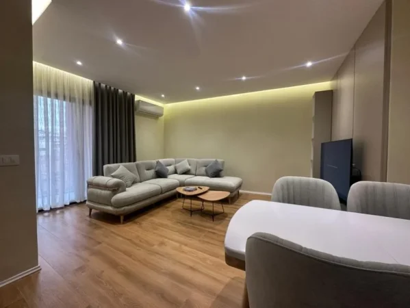 Tirane, shitet apartament 1+1 , 80 m² 285.000 € 