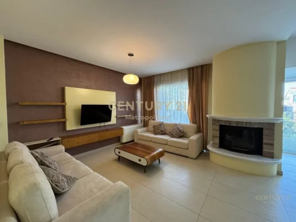 Tirane, jepet me qera Vile 4+1+Aneks+Ballkon Kati 2, 431 m² 2.500 € (sunrise residence)