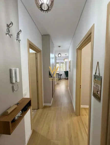 Tirane, jepet me qera apartament 2+1+Ballkon Kati 2, 90 m² 700 € (KOPSHTI BOTANIK)