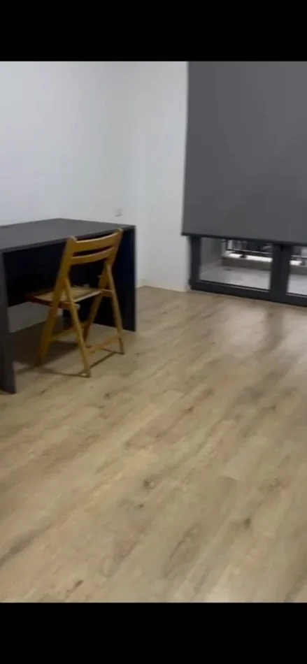 Tirane, jepet me qera zyre Kati 3, 67 m² 600 € (SIRI KODRA)