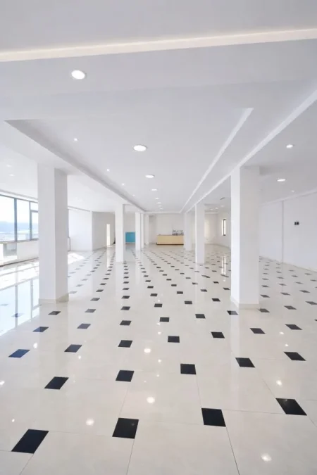 Tirane, jepet me qera ambjent biznesi Kati 0, 304 m² 4.500 € (SAUK)