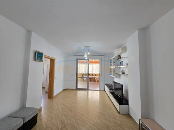 Durres, jepet me qera apartament 2+1+Ballkon Kati 6, 88 m² 500 € 