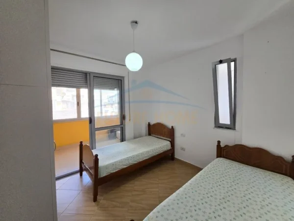 Durres, jepet me qera apartament 2+1+Ballkon Kati 6, 88 m² 500 € 